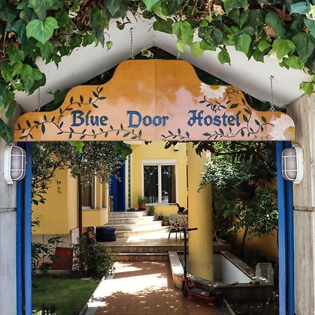 Blue Door Hostel Tiranë Luaran gambar